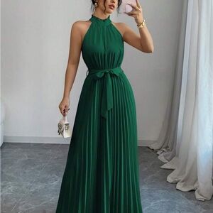 Elegant Green Halter Maxi Dress